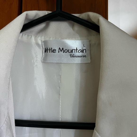 Little Mountain, oat coloured casual blazer - Picture 4 of 5